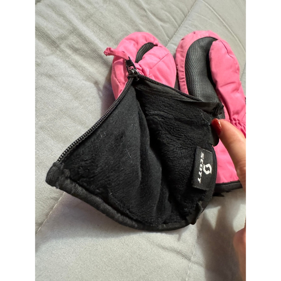 Scott | Pink & Black Ski Mittens | 2T - Picture 4 of 4